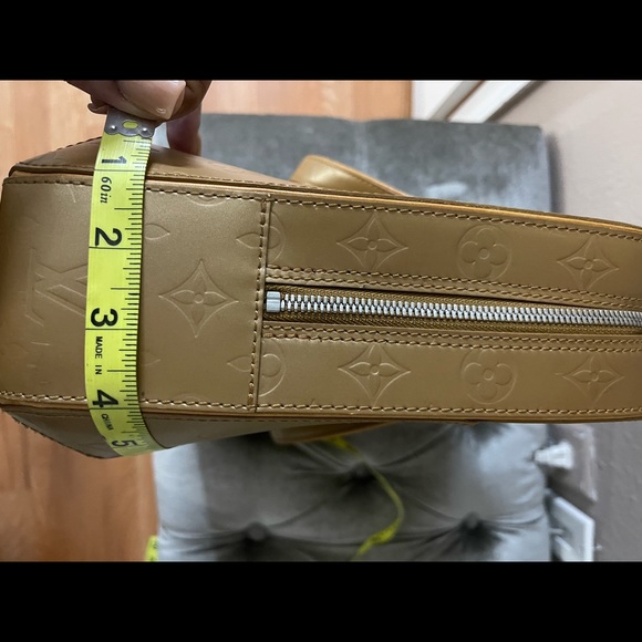 Authentic Louis Vuitton bag - Picture 12 of 17